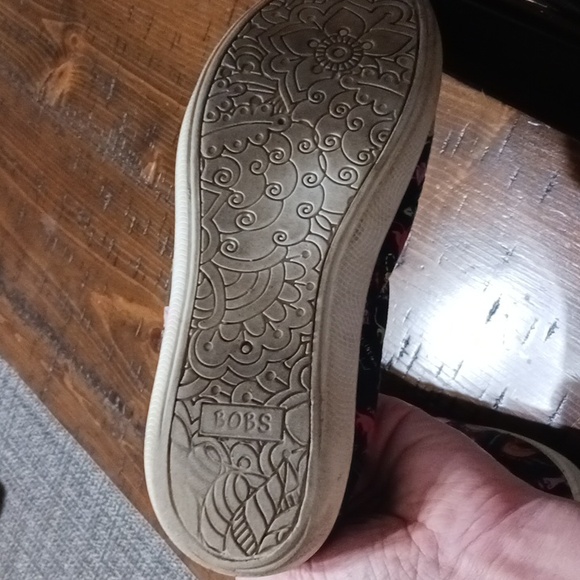 SPECIAL 2/$25 Skechers Black Slippers with Slip-On Style and Whimsical Print - Picture 5 of 6